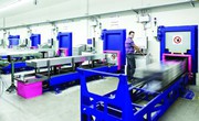 Fördertechnik: Wabenlager mit Lightshow